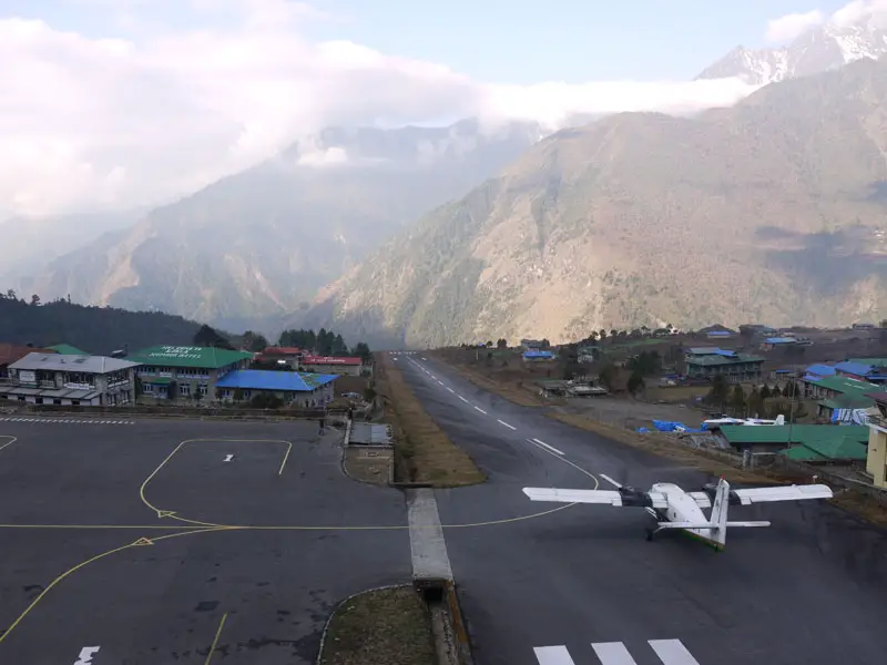 Plane getting ready to take off at Lukla Airport, Nepal, the world's most dangerous airport | | Everest Base Camp Trek independently | Everest Base Camp Trek without a guide 