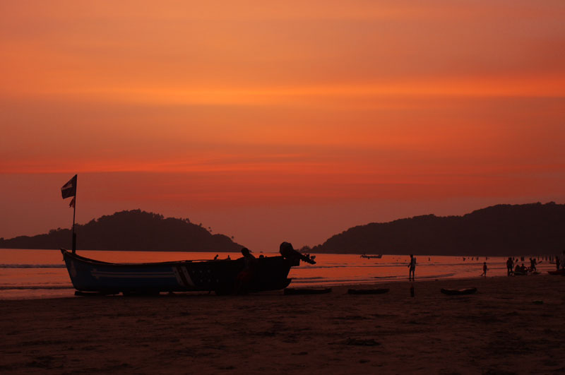 Backpacker's Guide to Goa - Red Sky At Night, Palolem Beach, Goa