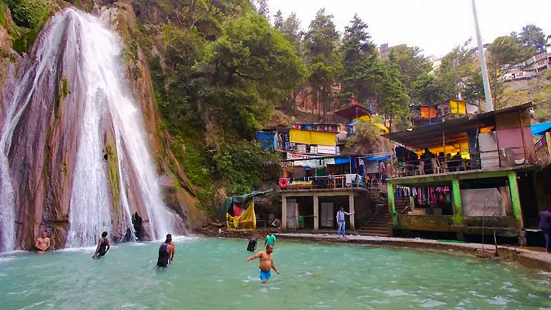 Guide to Mussoorie India Kempty Falls Swimming